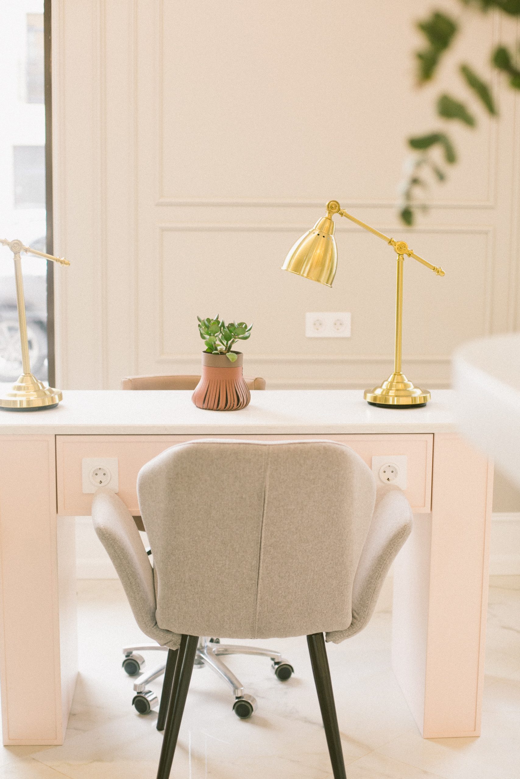 tidy feminine office